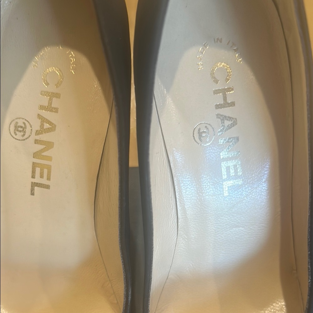 CHANEL Black Pointed Toe Heels. Super elegant and comfortable 3.75 inch heel. - Picture 3 of 8